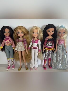 Moxie Girlz Doll Lot Bundle